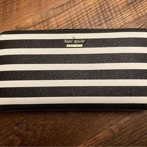 Kate Spade wallet in great condition